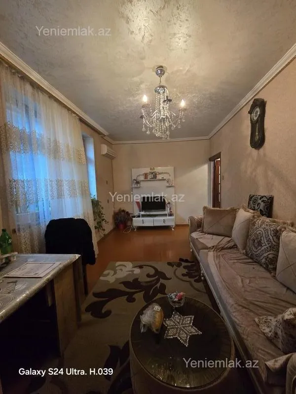 Satılır 2 otaqlı köhnə tikili 55 m²