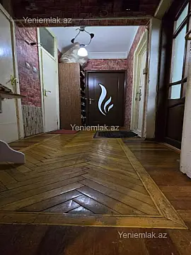 Satılır 2 otaqlı köhnə tikili 60 m²