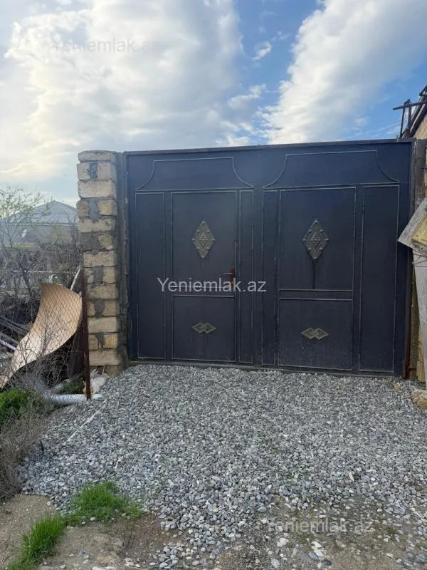 Satılır 4 otaqlı həyət evi 100 m²