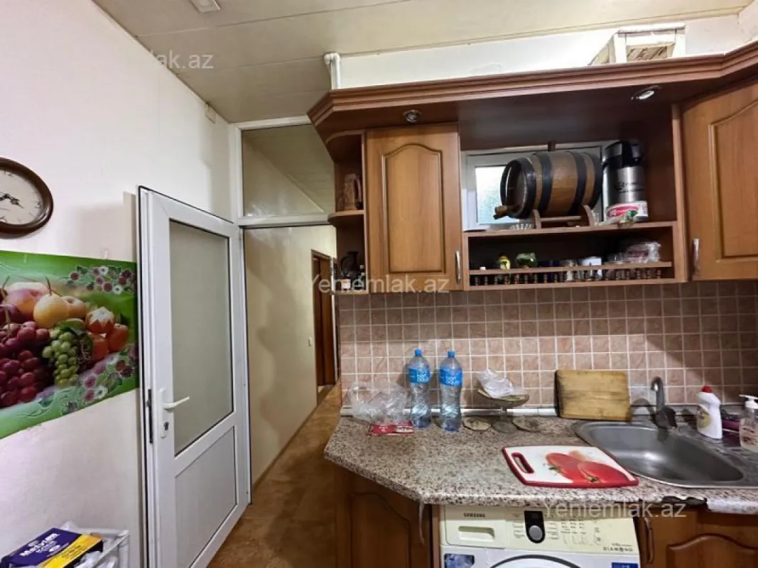 Satılır 3 otaqlı köhnə tikili 90 m²