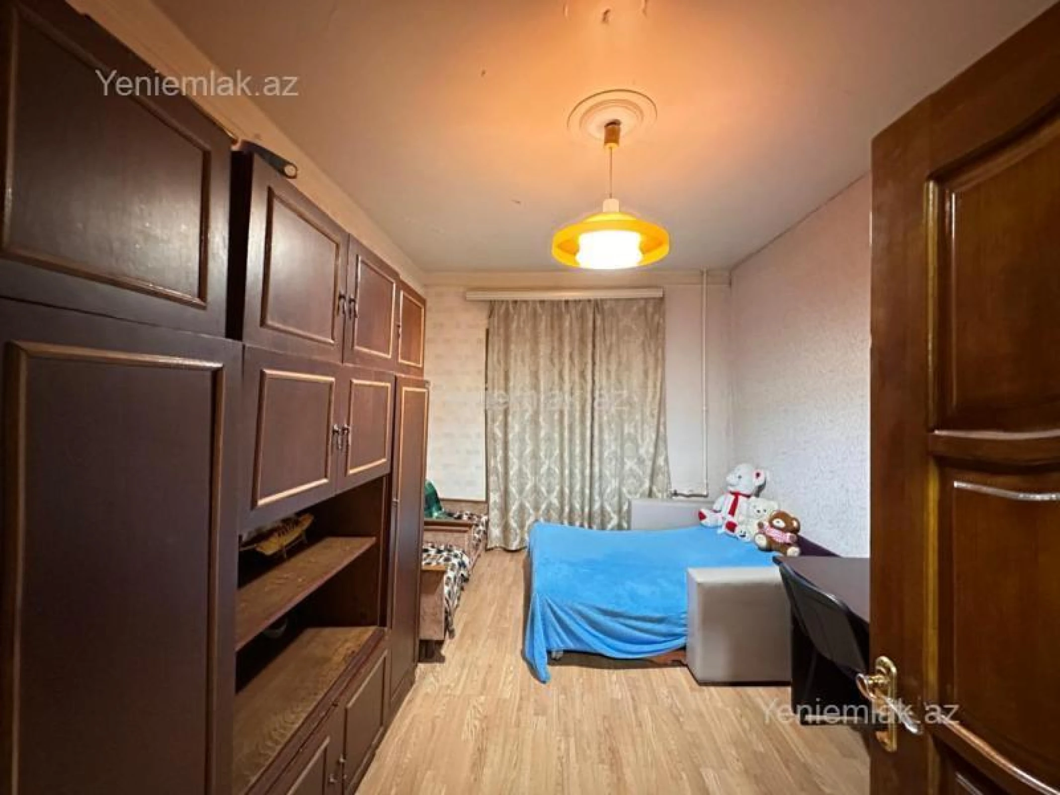 Satılır 3 otaqlı köhnə tikili 90 m²