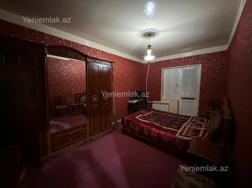Satılır 3 otaqlı köhnə tikili 90 m²