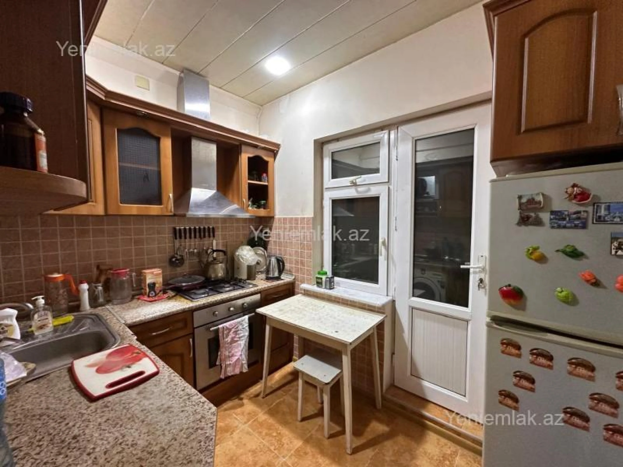 Satılır 3 otaqlı köhnə tikili 90 m²