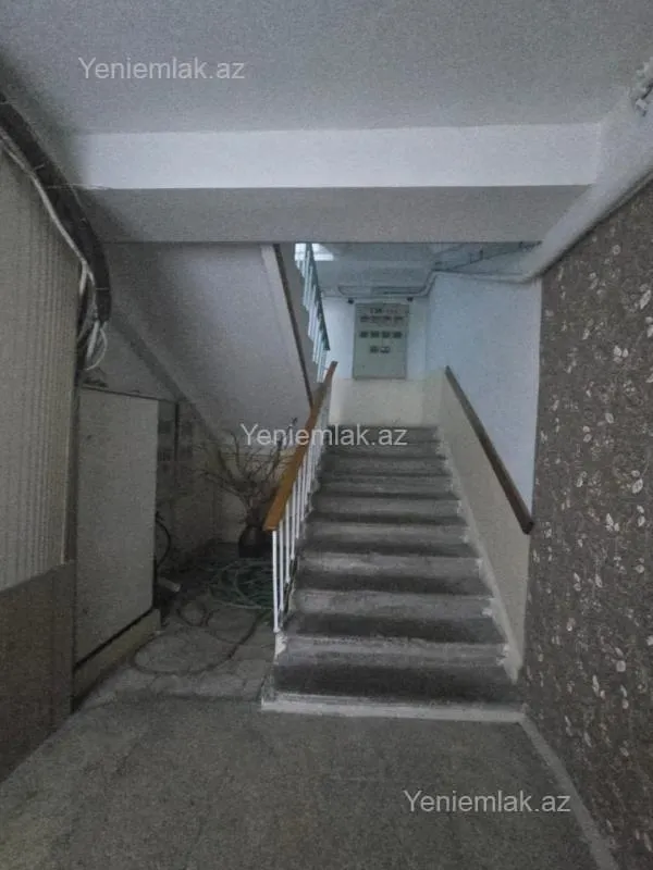 Satılır 2 otaqlı köhnə tikili 60 m²