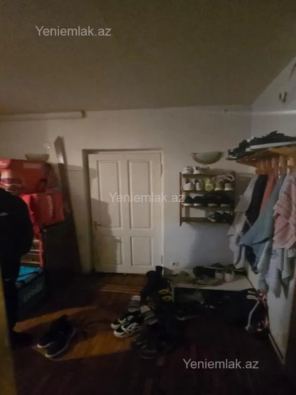 Satılır 2 otaqlı köhnə tikili 60 m²