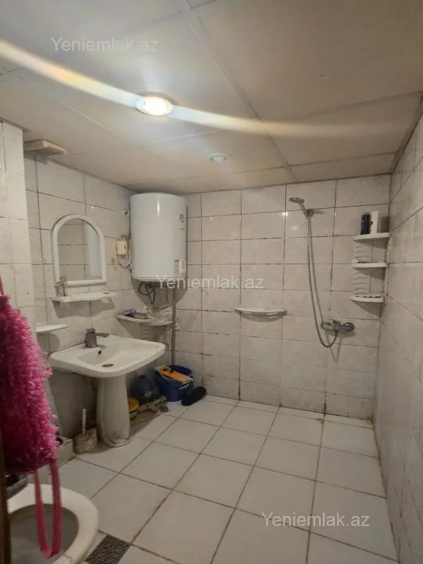 Satılır 2 otaqlı köhnə tikili 60 m²