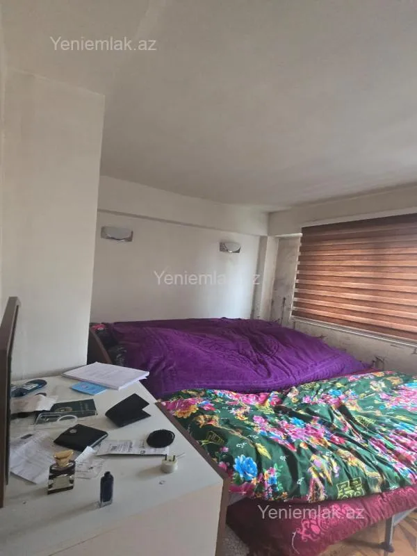 Satılır 2 otaqlı köhnə tikili 60 m²