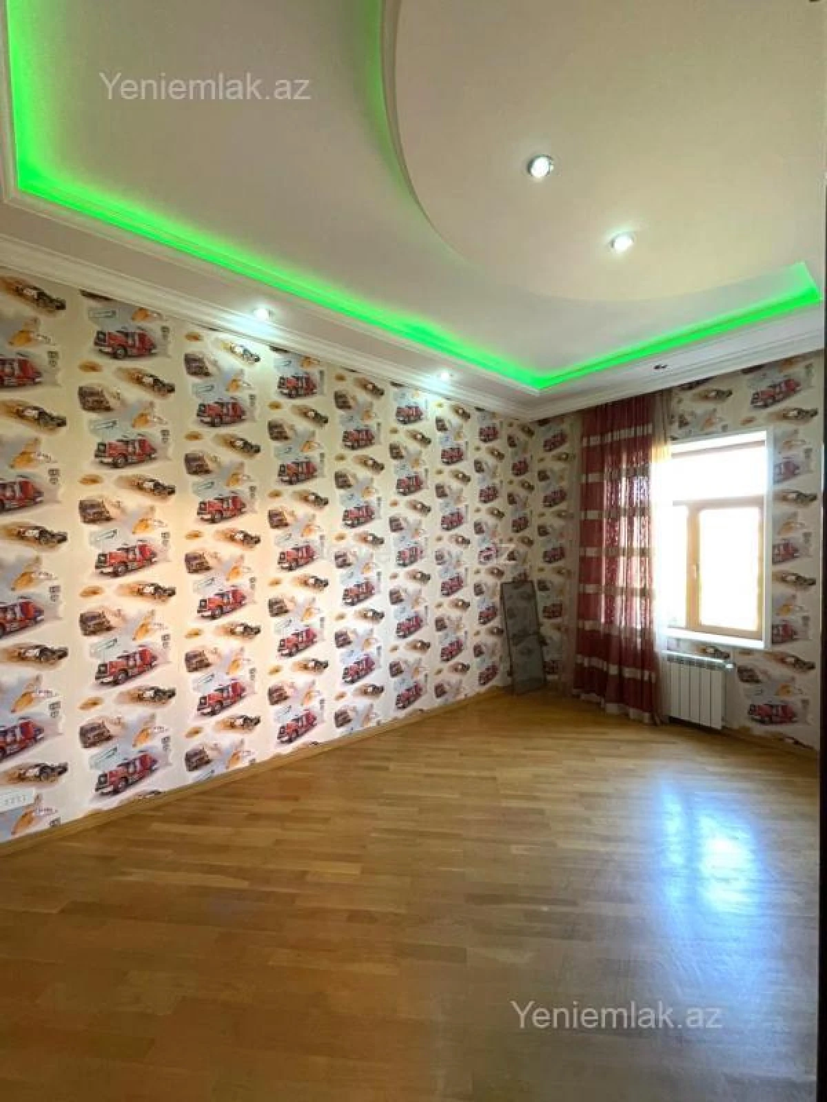 Satılır 6 otaqlı həyət evi 570 m²