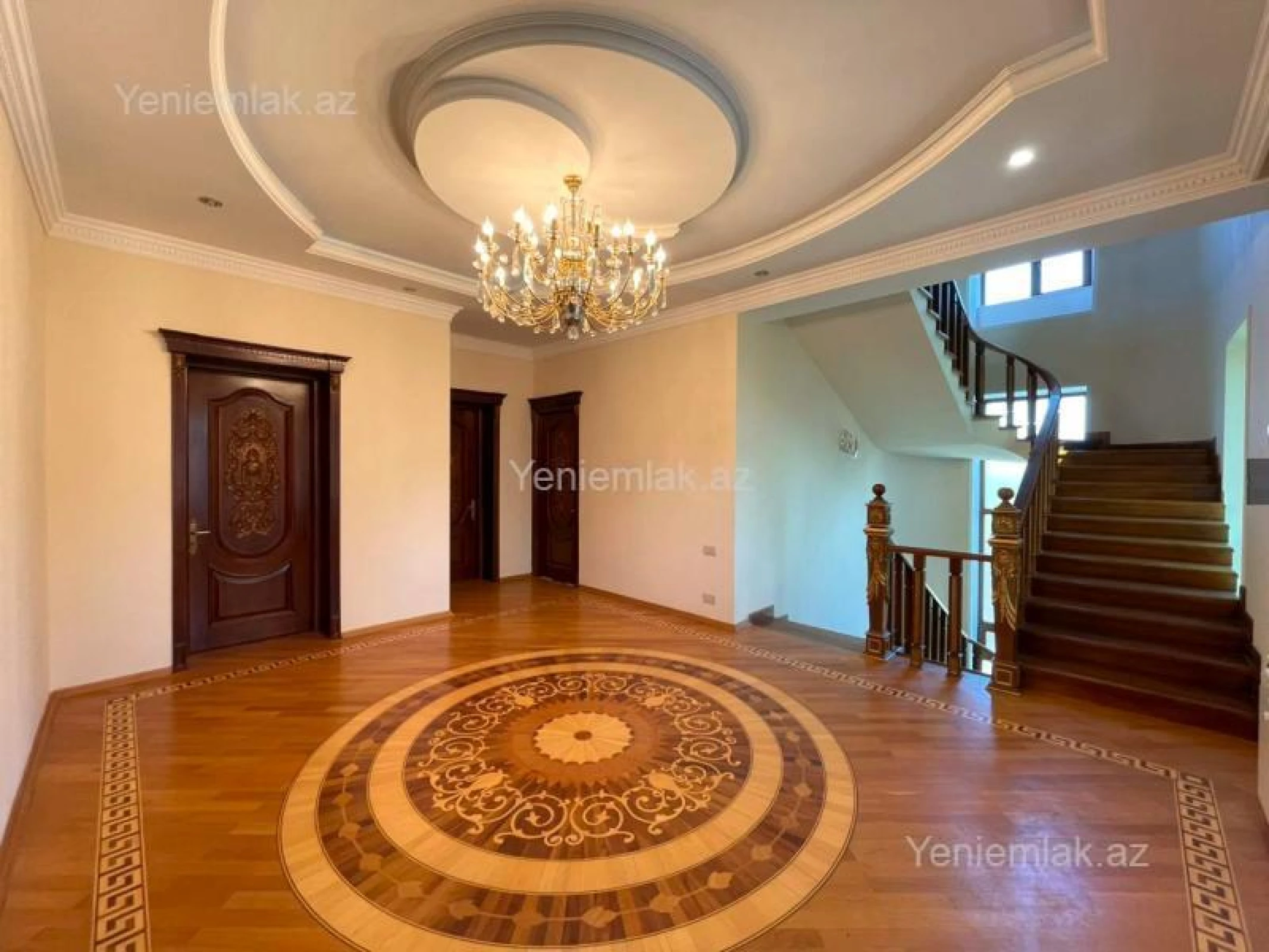 Satılır 6 otaqlı həyət evi 570 m²