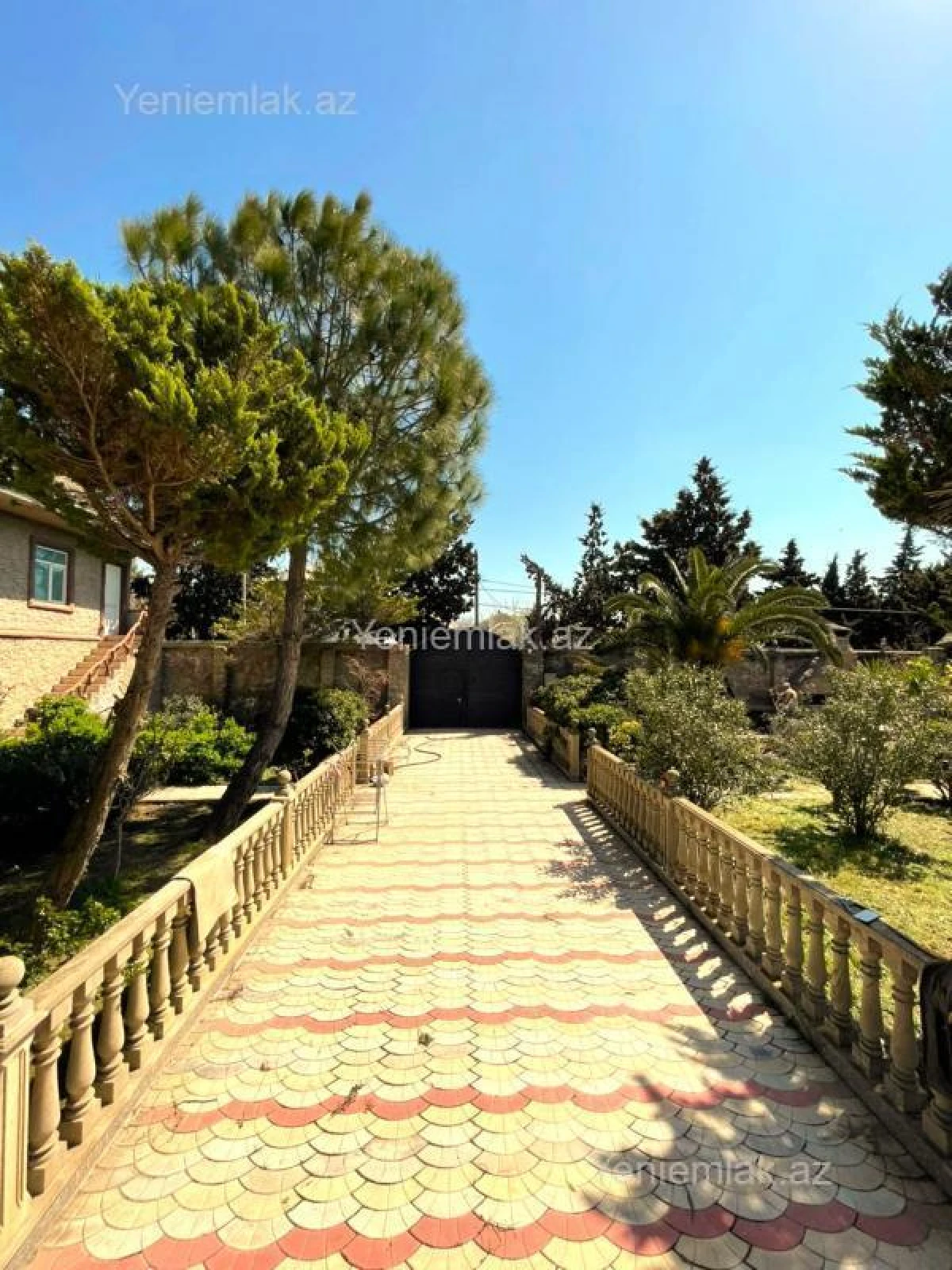 Satılır 6 otaqlı həyət evi 570 m²