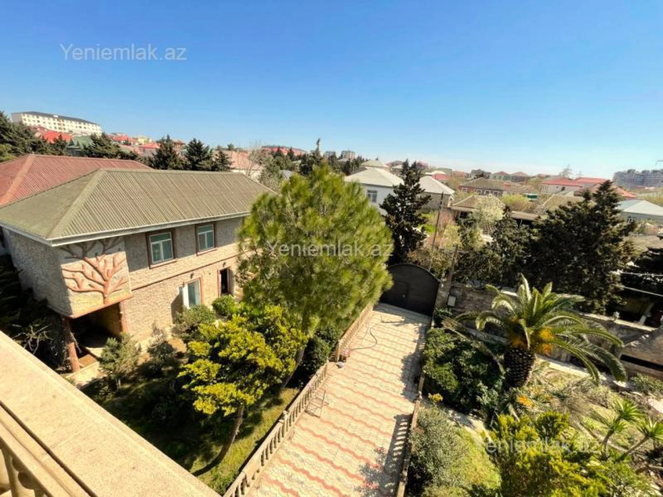 Satılır 6 otaqlı həyət evi 570 m²