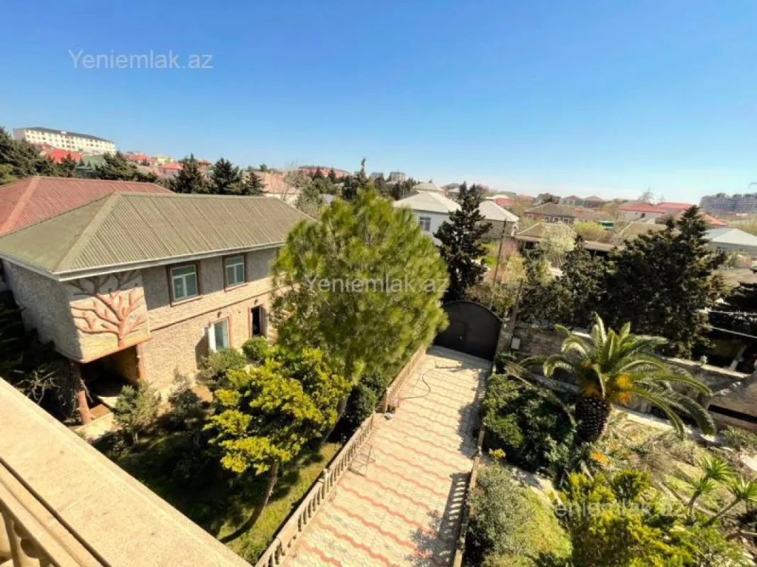 Satılır 6 otaqlı həyət evi 570 m²