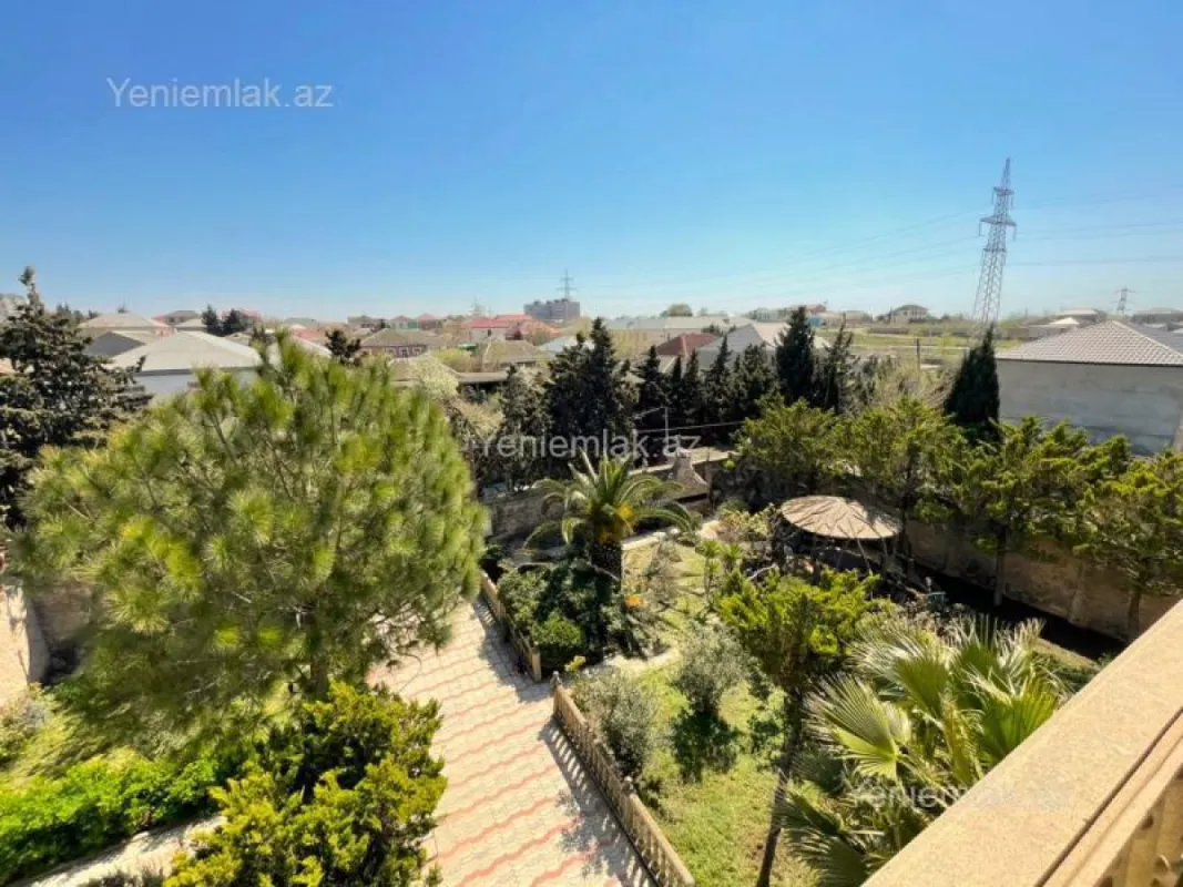 Satılır 6 otaqlı həyət evi 570 m²