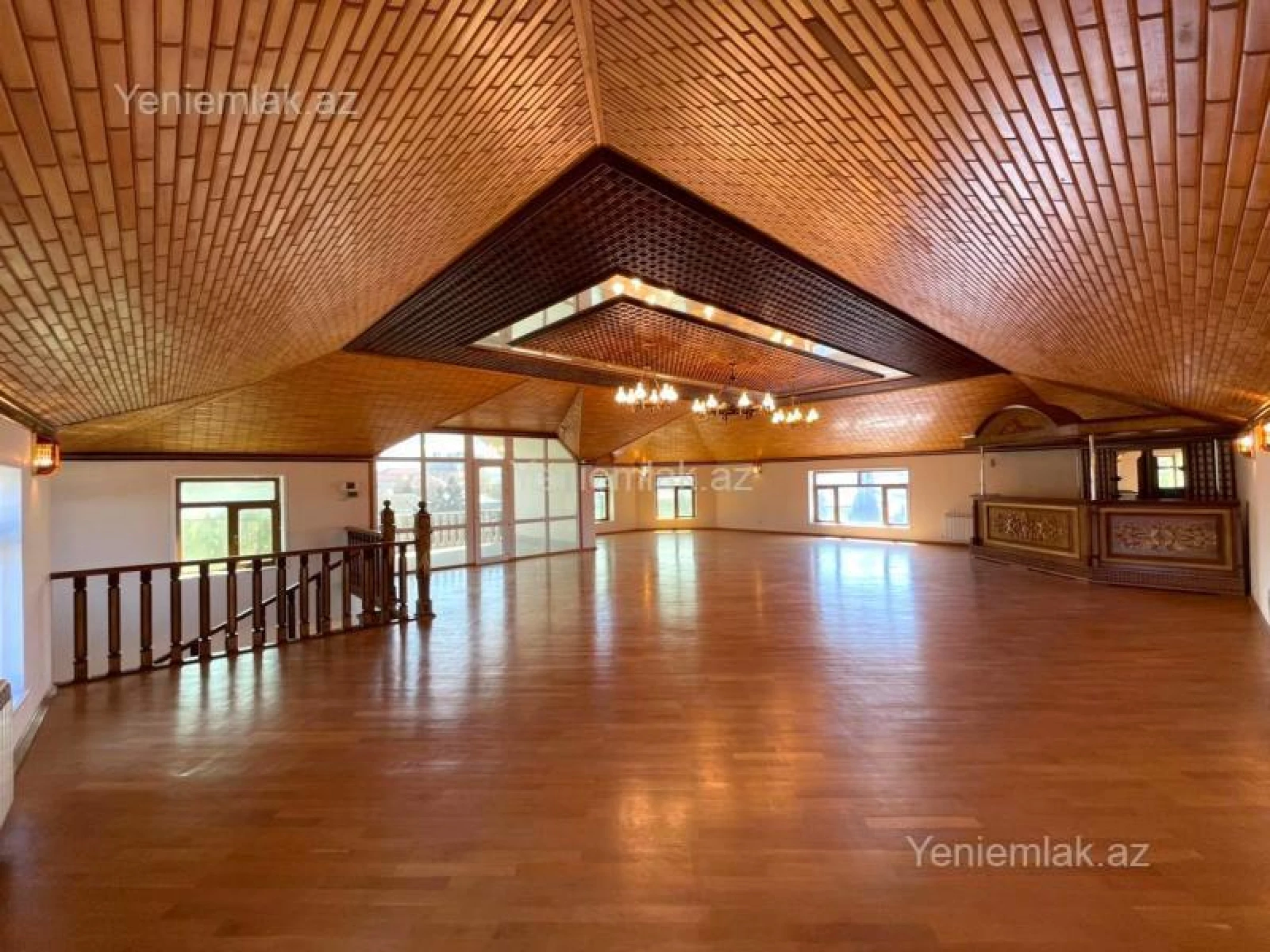 Satılır 6 otaqlı həyət evi 570 m²