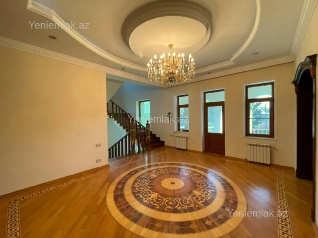 Satılır 6 otaqlı həyət evi 570 m²
