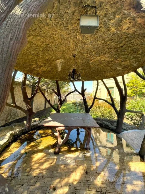 Satılır 6 otaqlı həyət evi 570 m²