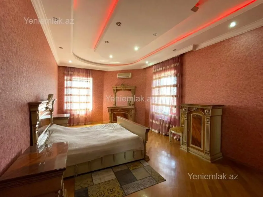 Satılır 6 otaqlı həyət evi 570 m²