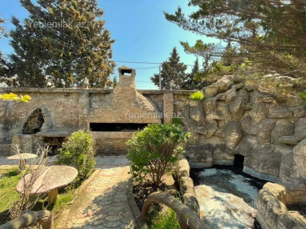 Satılır 6 otaqlı həyət evi 570 m²