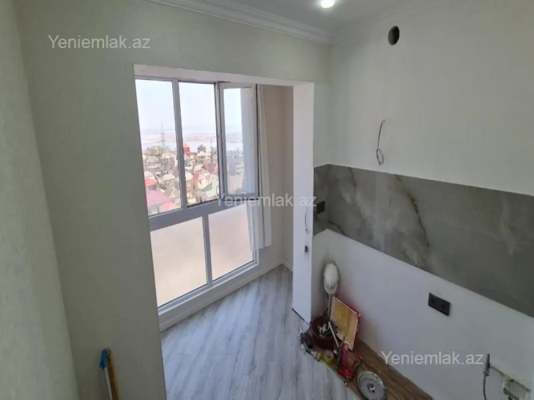 Satılır 2 otaqlı köhnə tikili 67 m²