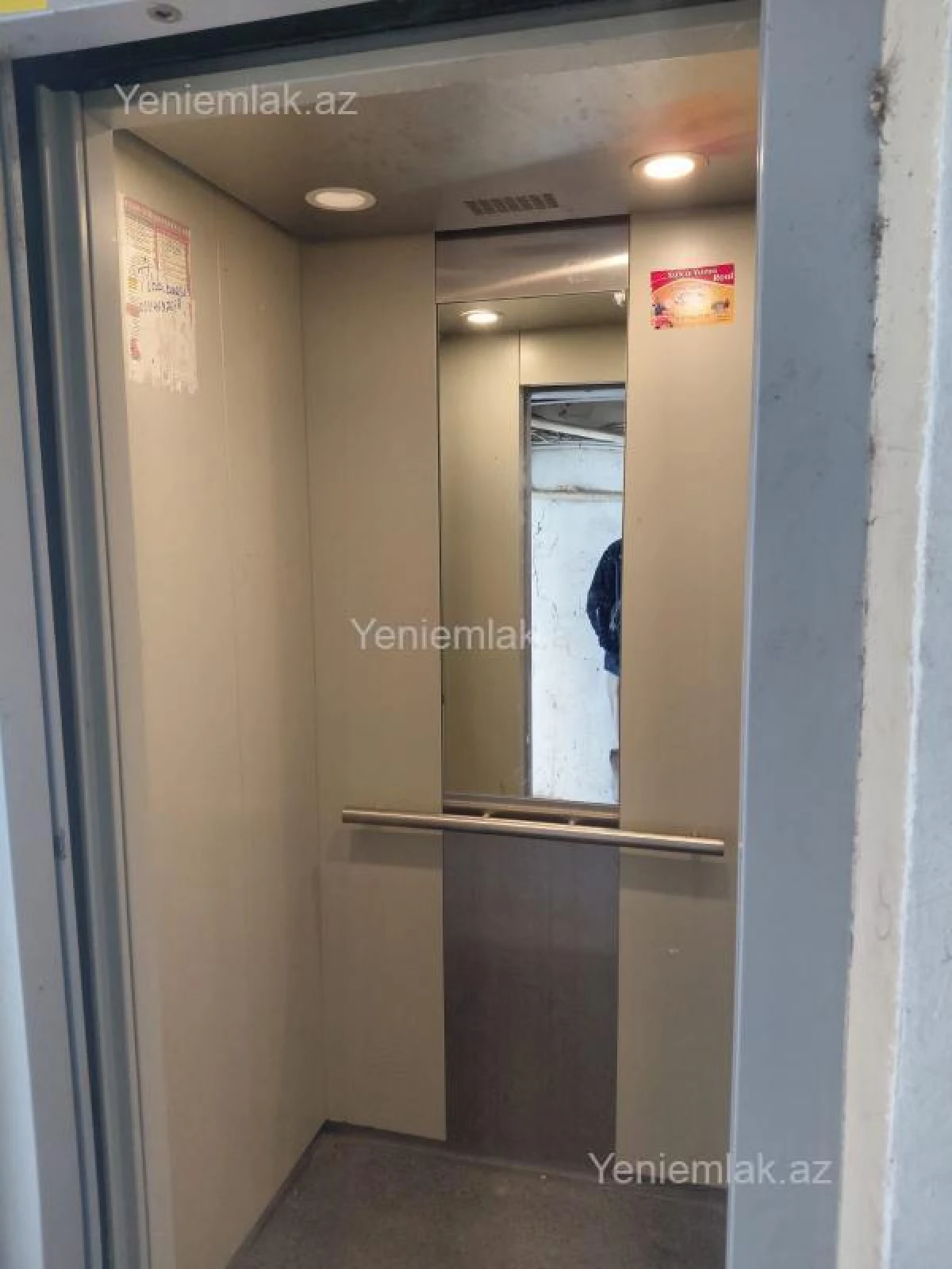 Satılır 2 otaqlı köhnə tikili 67 m²
