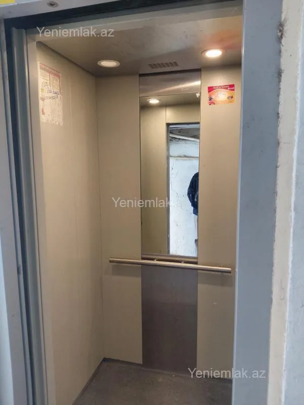 Satılır 2 otaqlı köhnə tikili 67 m²