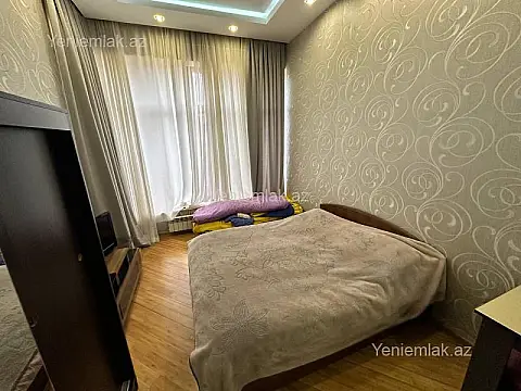 Satılır 8 otaqlı həyət evi 780 m²