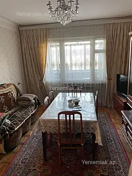 Satılır 4 otaqlı köhnə tikili 95 m² — Sumqayıt, 8-ci mikrorayon 4 otaq 95.00 m²