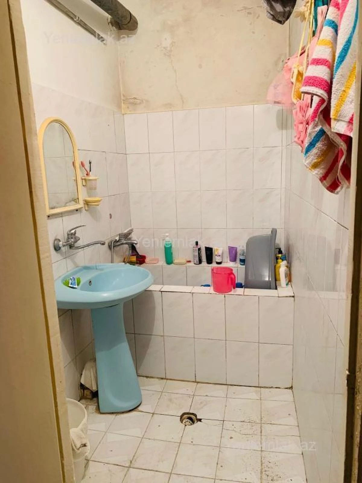 Satılır 4 otaqlı köhnə tikili 100 m²