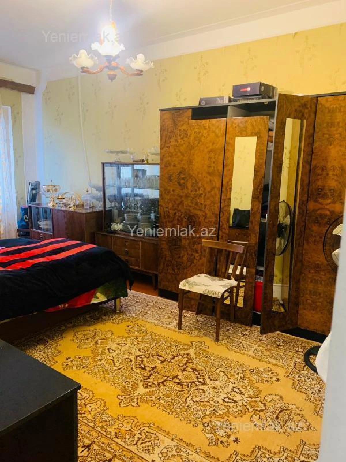 Satılır 4 otaqlı köhnə tikili 100 m²