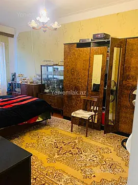 Satılır 4 otaqlı köhnə tikili 100 m²