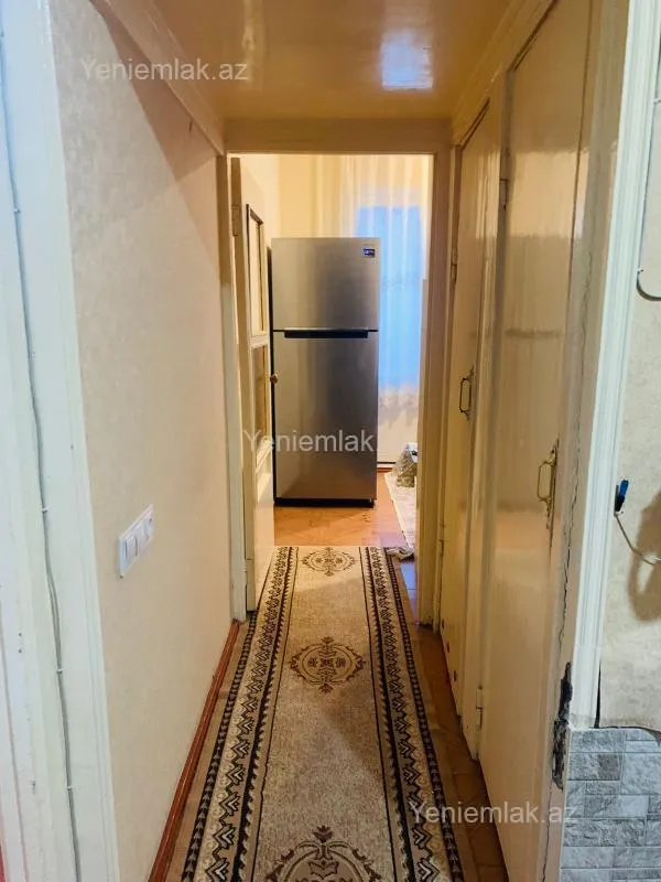 Satılır 4 otaqlı köhnə tikili 100 m²