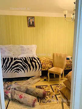 Satılır 4 otaqlı köhnə tikili 100 m²