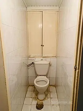 Satılır 4 otaqlı köhnə tikili 100 m²