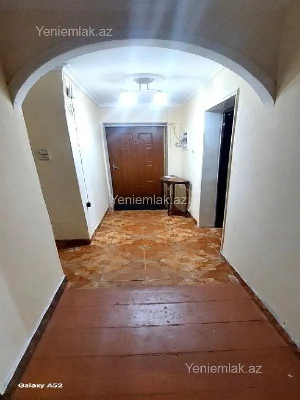 Satılır 3 otaqlı köhnə tikili 75 m²