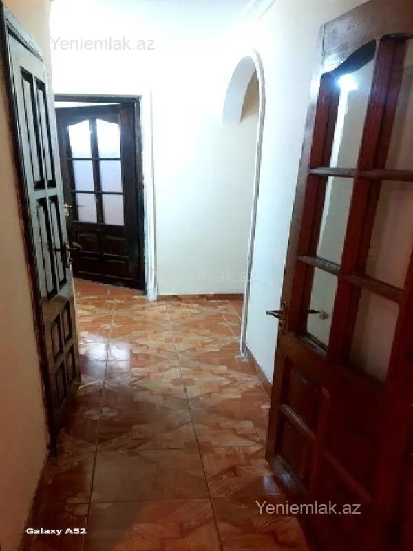 Satılır 3 otaqlı köhnə tikili 75 m²