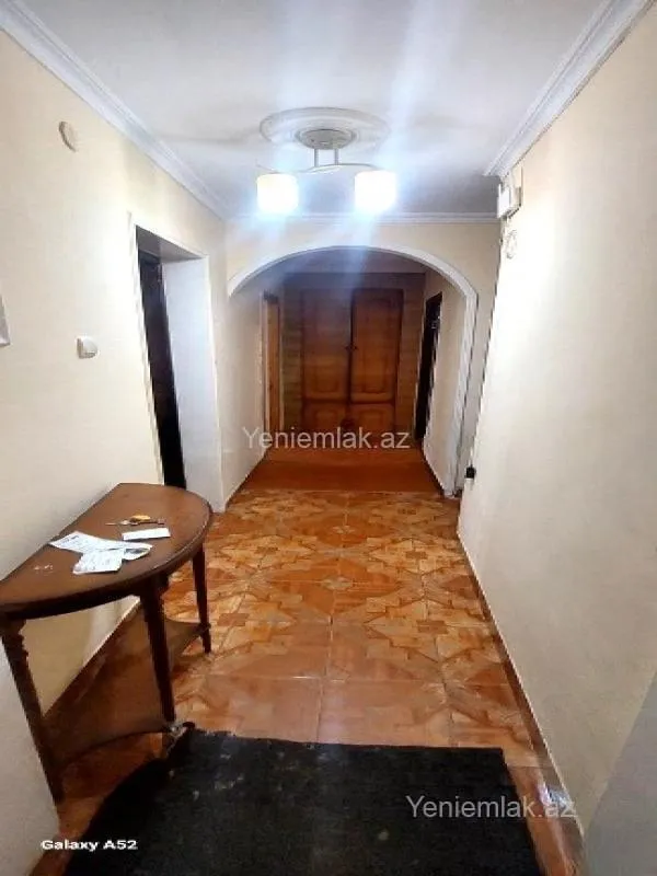 Satılır 3 otaqlı köhnə tikili 75 m²