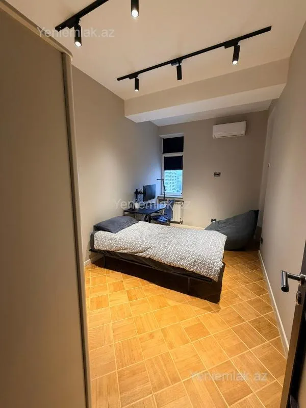 Satılır 4 otaqlı yeni tikili 147 m²