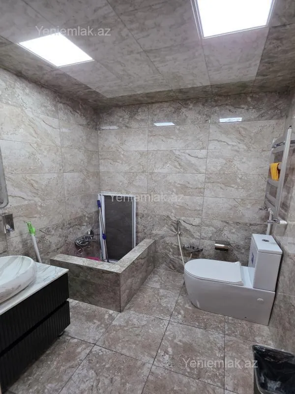 Satılır 7 otaqlı obyekt 200 m²