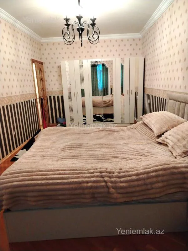 Satılır 5 otaqlı köhnə tikili 120 m²