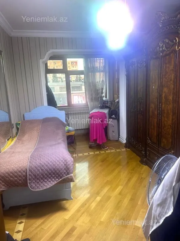 Satılır 5 otaqlı köhnə tikili 120 m²