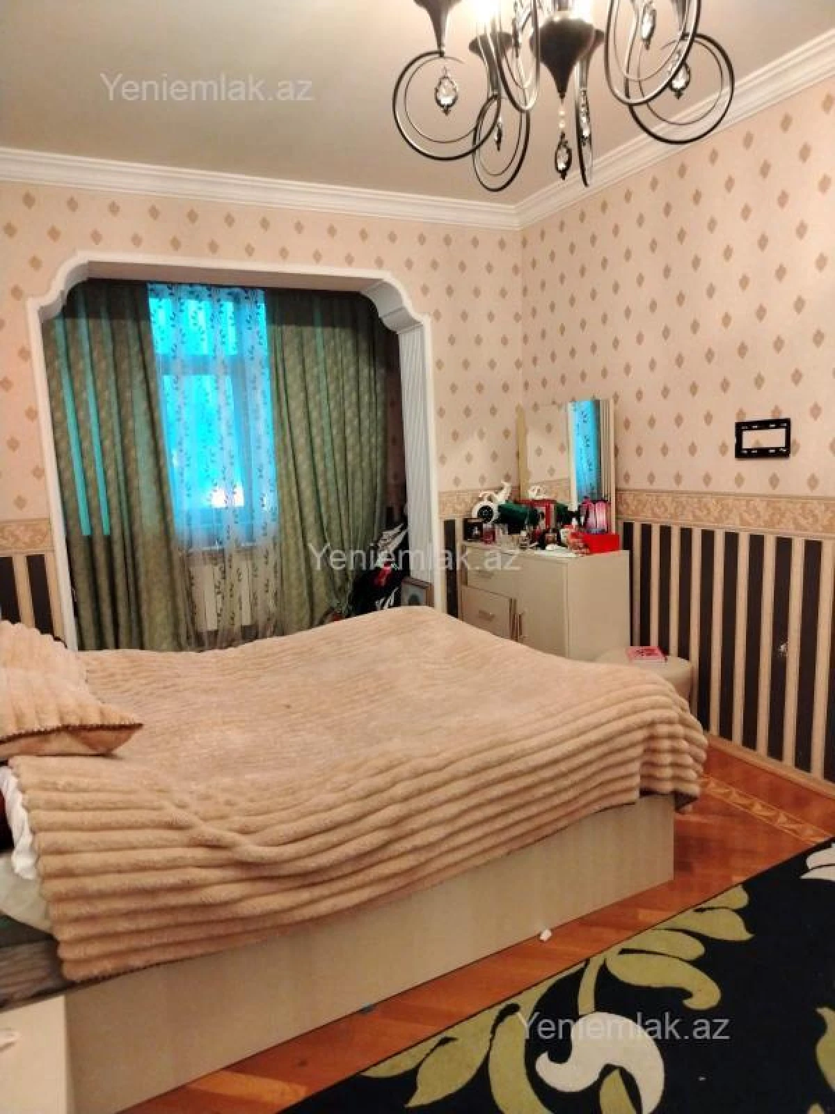 Satılır 5 otaqlı köhnə tikili 120 m²