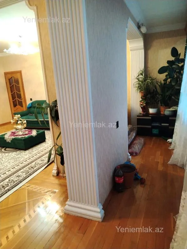 Satılır 5 otaqlı köhnə tikili 120 m²