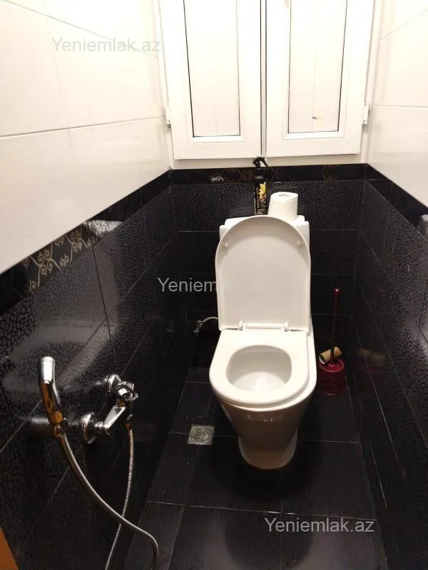 Satılır 5 otaqlı köhnə tikili 120 m²