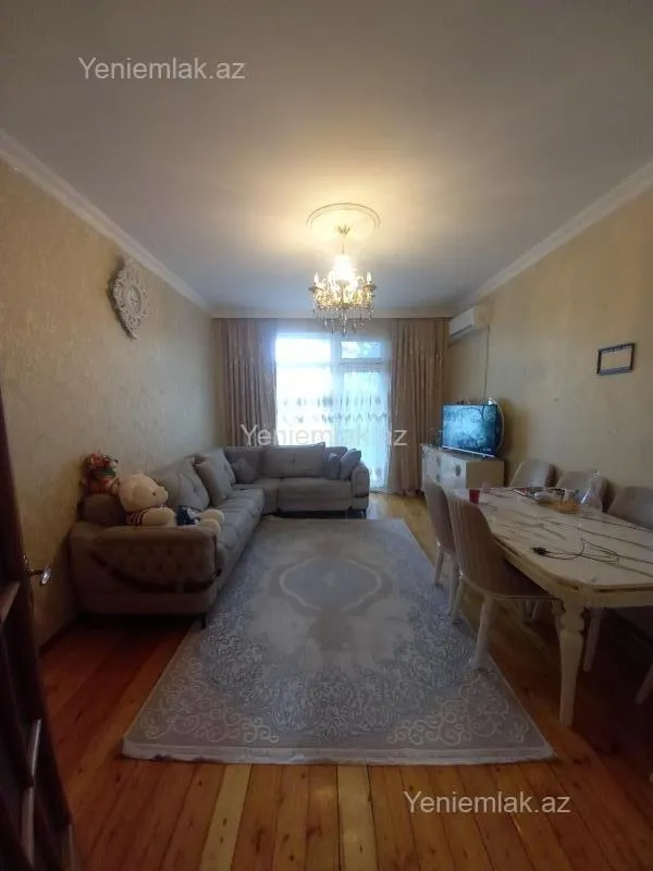 Satılır 3 otaqlı köhnə tikili 100 m²