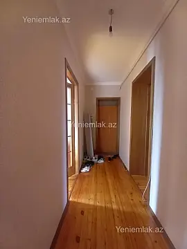 Satılır 3 otaqlı köhnə tikili 100 m²