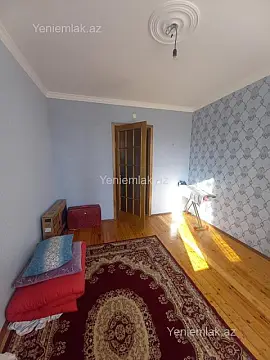 Satılır 3 otaqlı köhnə tikili 100 m²