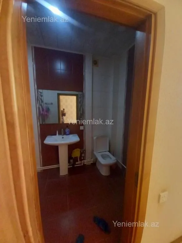 Satılır 3 otaqlı köhnə tikili 100 m²