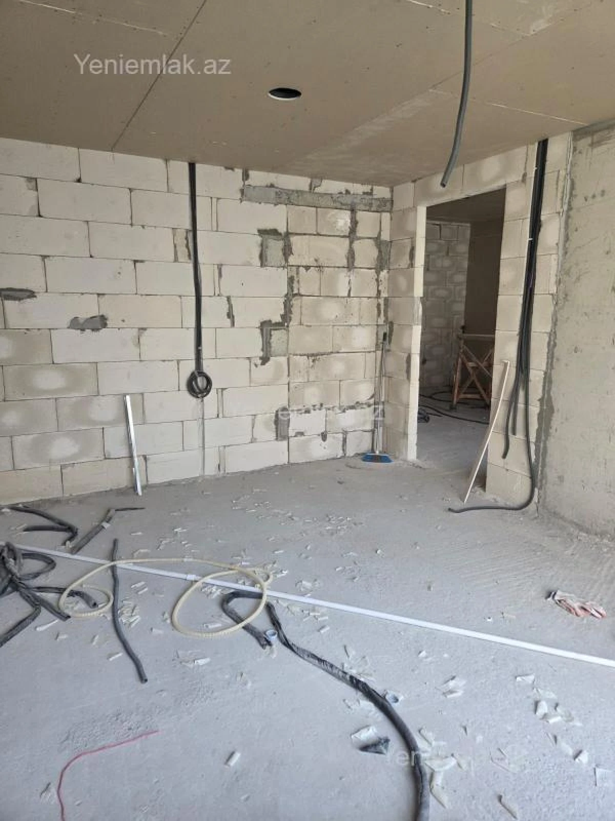 Satılır 2 otaqlı yeni tikili 90 m²