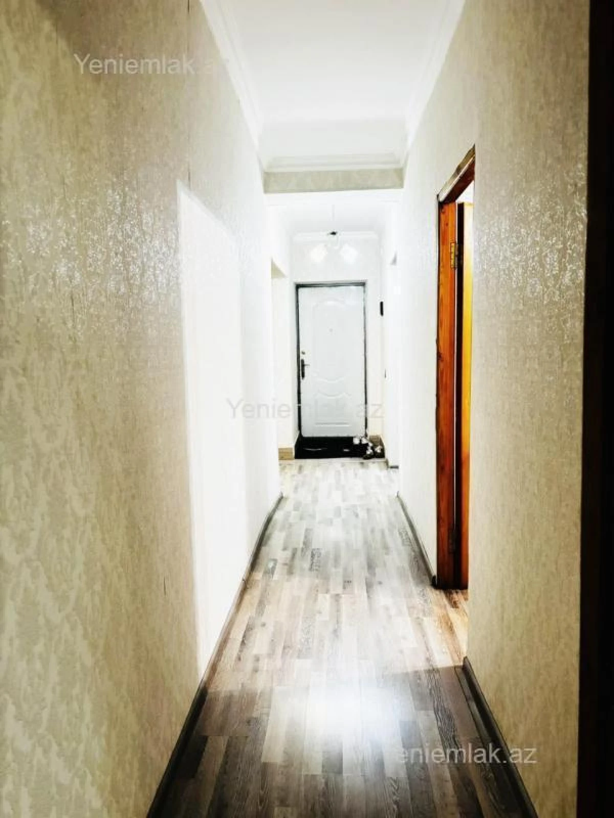 Satılır 4 otaqlı köhnə tikili 100 m²