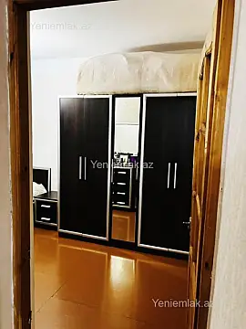 Satılır 4 otaqlı köhnə tikili 100 m²